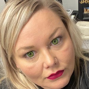 Meet your Posher, Crystal